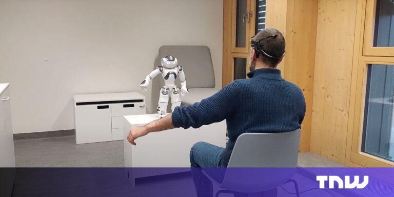 Robot coaches are reading brain signals to support stroke rehabilitation